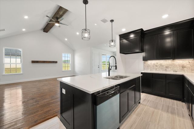 3400 Dobbins Road, Corsicana, TX 75110