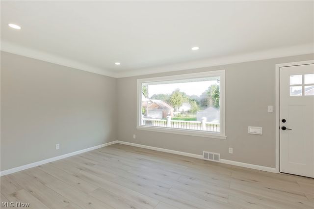22750 Fairlawn Drive, Euclid, OH 44117