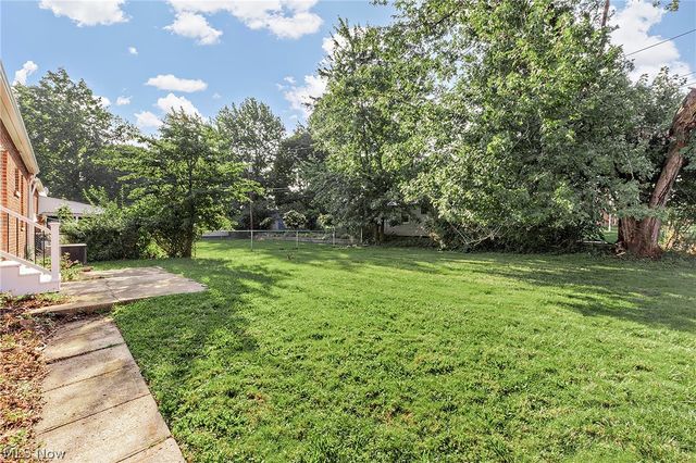 22750 Fairlawn Drive, Euclid, OH 44117