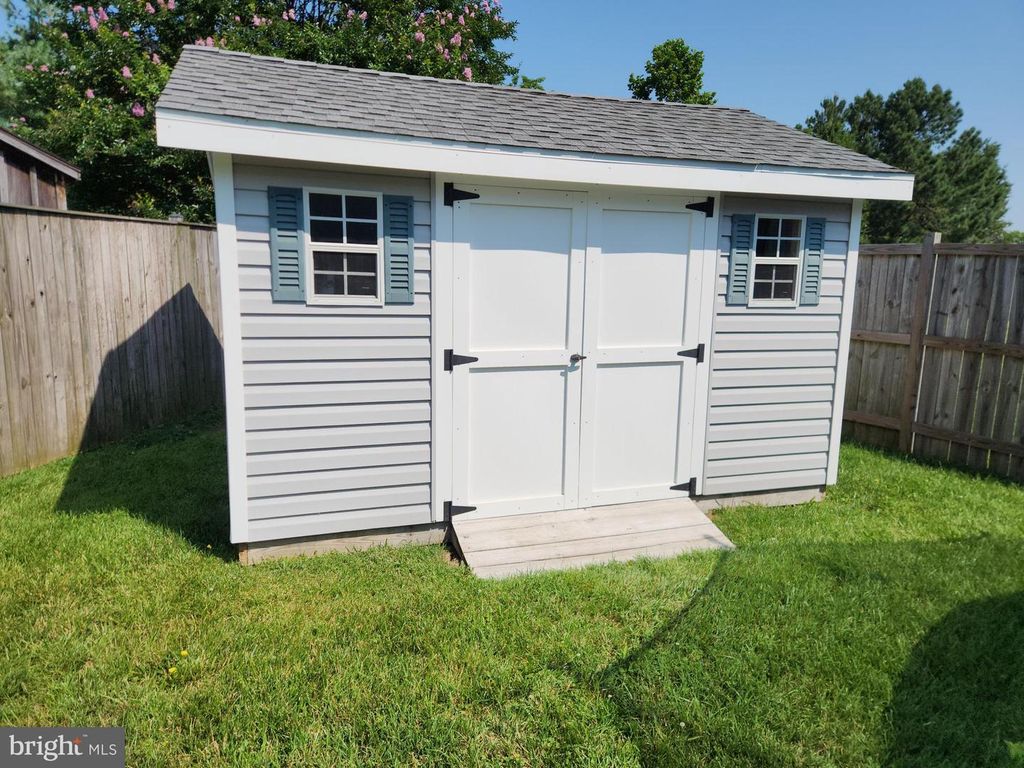 8851 ROUNDHOUSE CIR, Easton, MD 21601