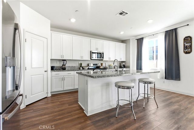 15594 Raptor, Moreno Valley, CA 92551