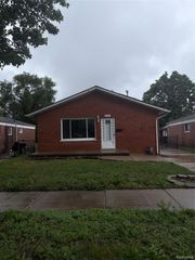25699 Pennie Street, Dearborn Heights, MI 48125