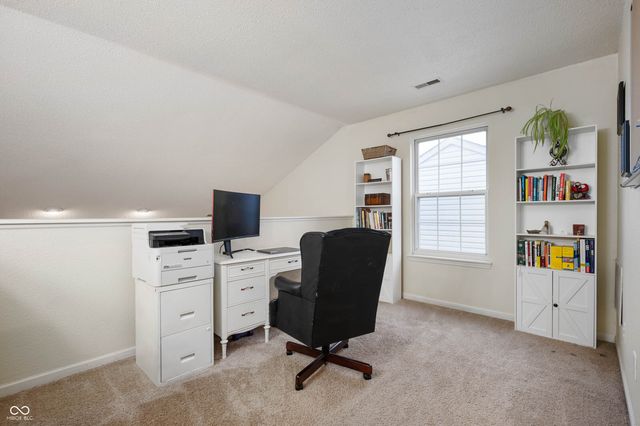 8136 Maple Stream Lane, Indianapolis, IN 46217