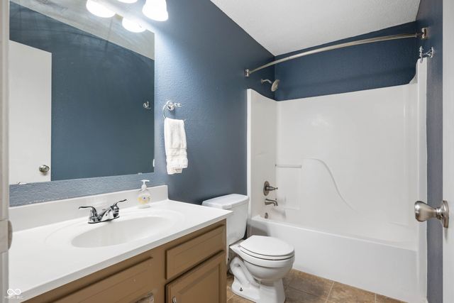 8136 Maple Stream Lane, Indianapolis, IN 46217