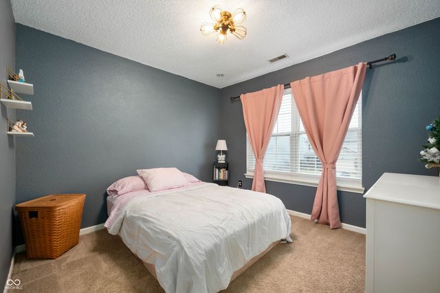 8136 Maple Stream Lane, Indianapolis, IN 46217