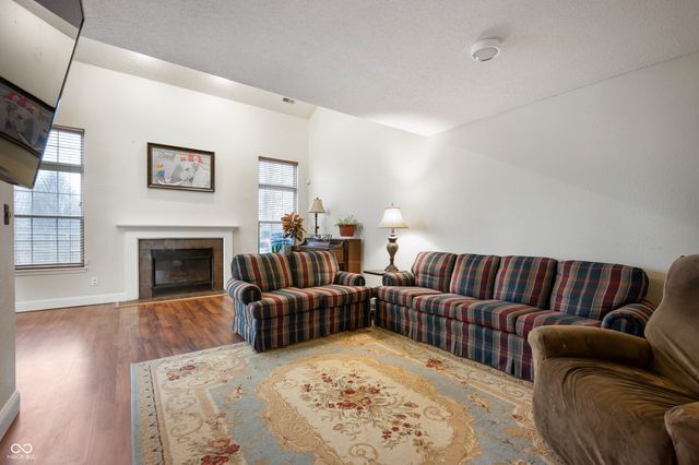 8136 Maple Stream Lane, Indianapolis, IN 46217