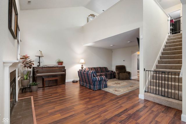 8136 Maple Stream Lane, Indianapolis, IN 46217