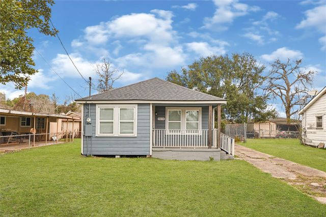 6218 Woodrow Street, Texas City, TX 77591