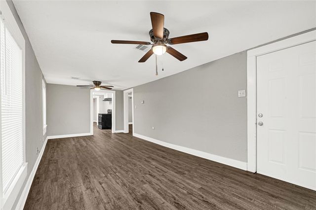 6218 Woodrow Street, Texas City, TX 77591