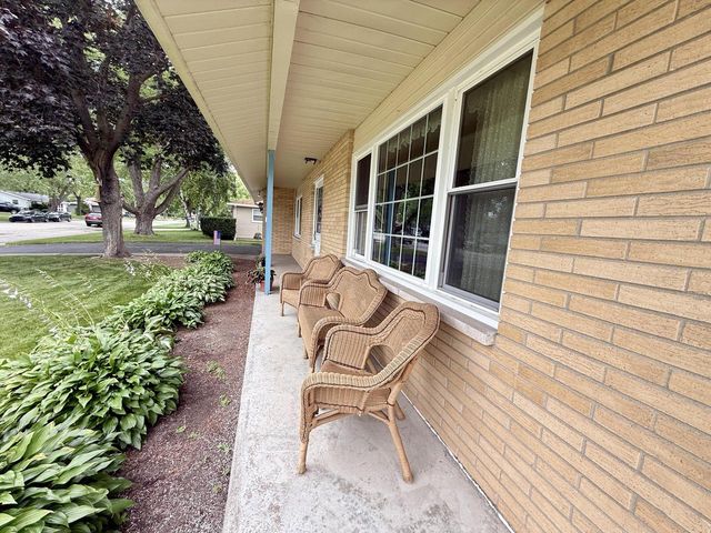 607 Poppy STREET, Oconomowoc, WI 53066
