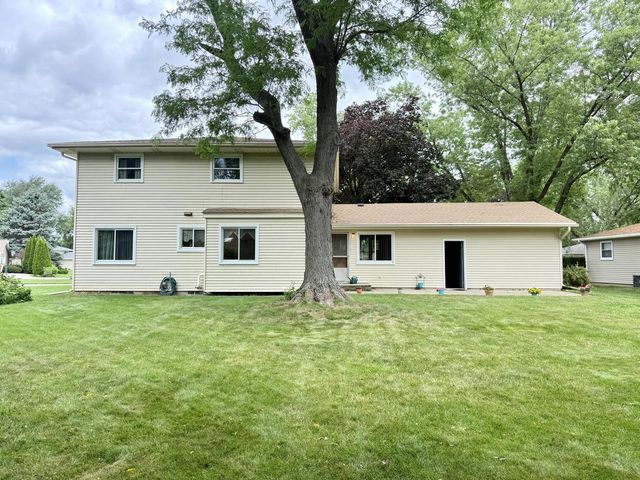 607 Poppy STREET, Oconomowoc, WI 53066