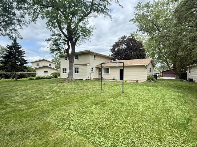 607 Poppy STREET, Oconomowoc, WI 53066