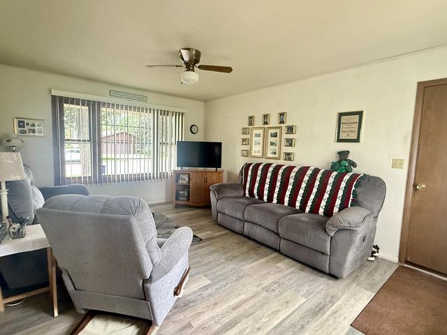 607 Poppy STREET, Oconomowoc, WI 53066