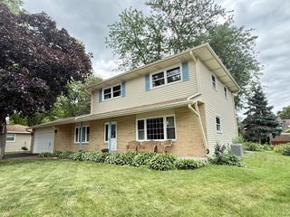 607 Poppy STREET, Oconomowoc, WI 53066