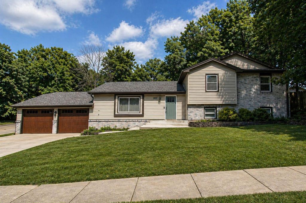 3104 OAK LAWN DR, Columbia, MO 65203