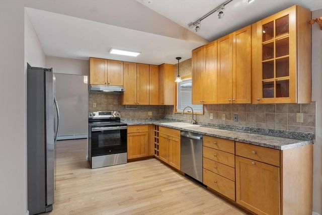 101 Elmcrest Road 101, North Andover, MA 01845