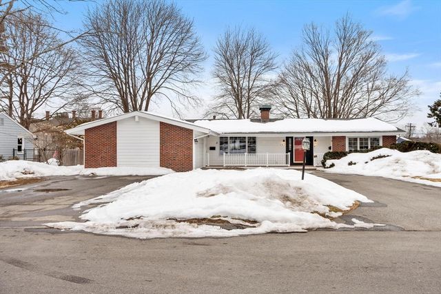 101 Elmcrest Road 101, North Andover, MA 01845