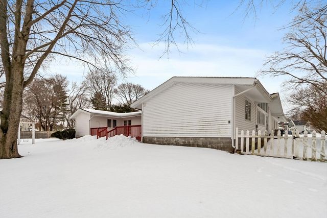 101 Elmcrest Road 101, North Andover, MA 01845