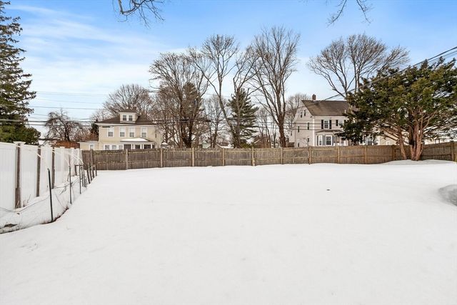 101 Elmcrest Road 101, North Andover, MA 01845