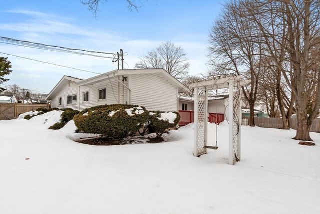 101 Elmcrest Road 101, North Andover, MA 01845