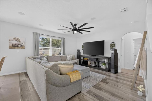 8115 HARWICH PORT LANE, Gibsonton, FL 33534