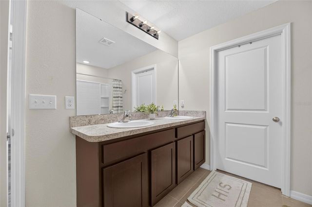 8115 HARWICH PORT LANE, Gibsonton, FL 33534
