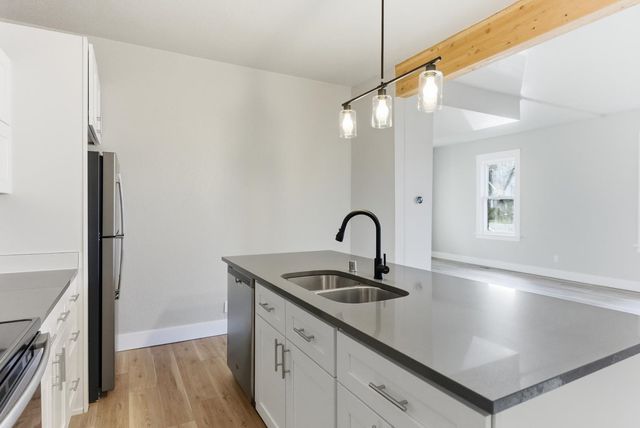 613 E 9th Ave, Spokane, WA 99202