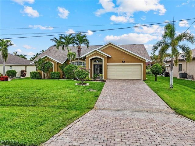 2502 Miracle PKWY, Cape Coral, FL 33914