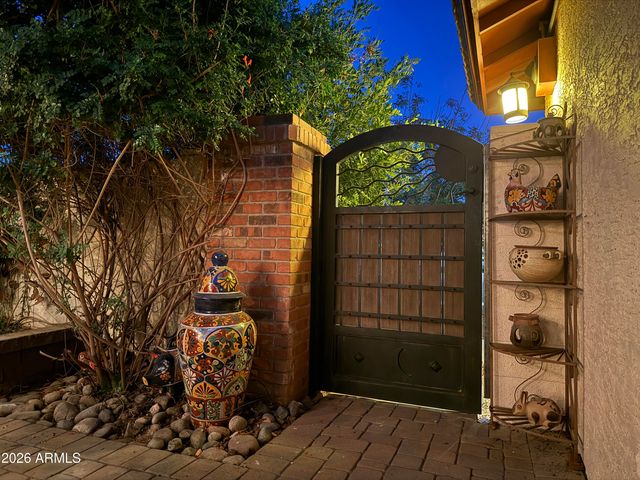 2724 W GILA Lane, Chandler, AZ 85224