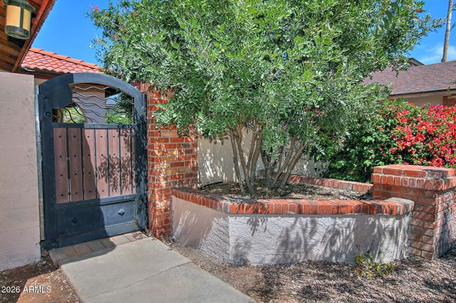 2724 W GILA Lane, Chandler, AZ 85224