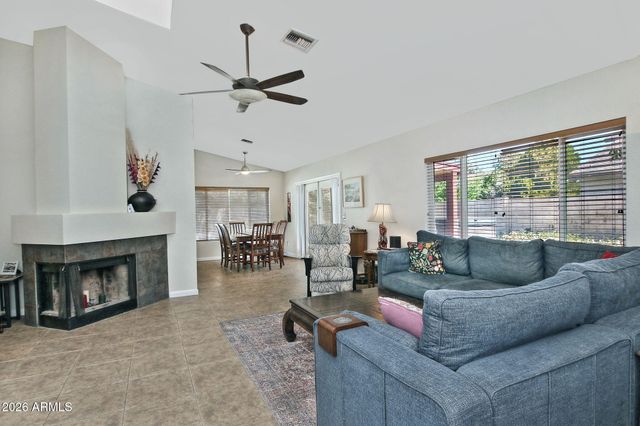 2724 W GILA Lane, Chandler, AZ 85224