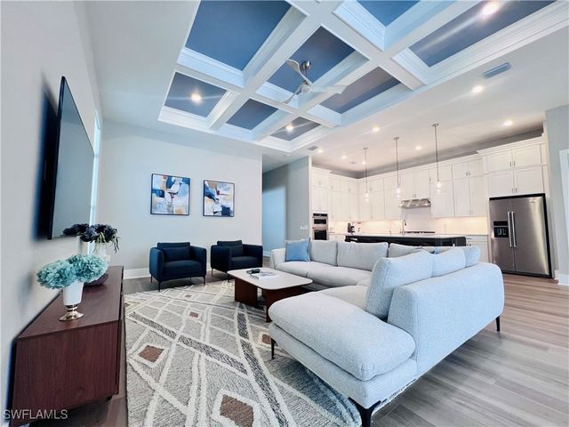 9124 Raintree ST, Naples, FL 34114