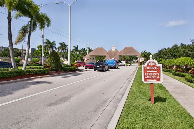 50 Suffolk B 50, Boca Raton, FL 33434