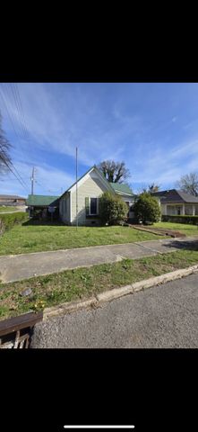 300 Maple St, E, Fayetteville, TN 37334