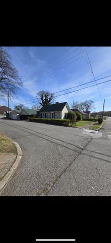 300 Maple St, E, Fayetteville, TN 37334