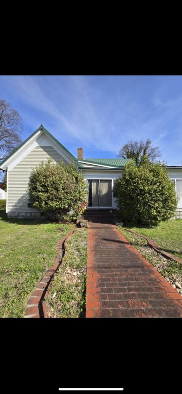 300 Maple St, E, Fayetteville, TN 37334