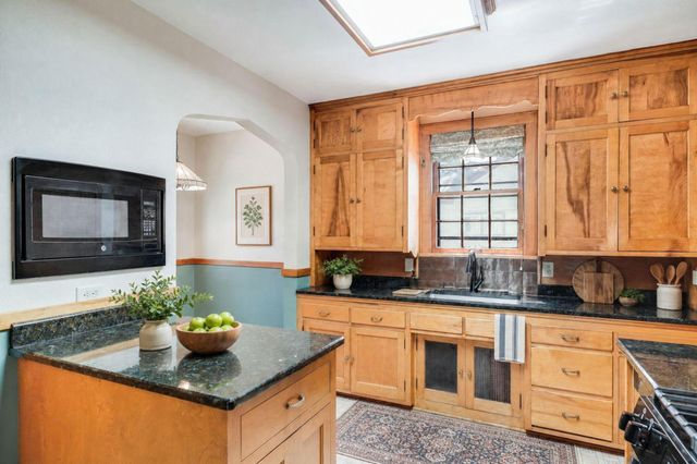 1525 Asbury Street, Saint Paul, MN 55108