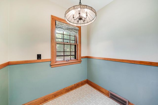 1525 Asbury Street, Saint Paul, MN 55108