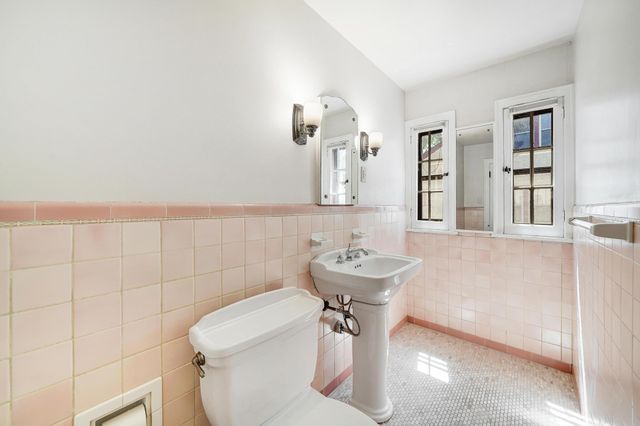 1525 Asbury Street, Saint Paul, MN 55108