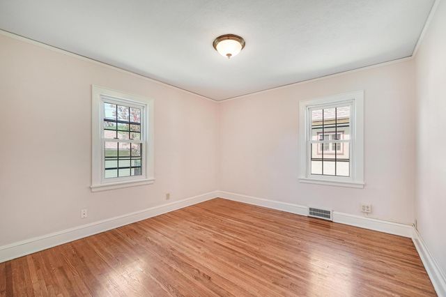 1525 Asbury Street, Saint Paul, MN 55108