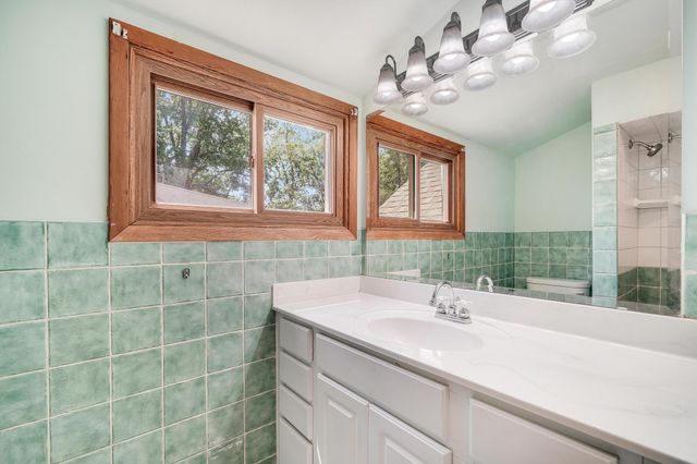 1525 Asbury Street, Saint Paul, MN 55108