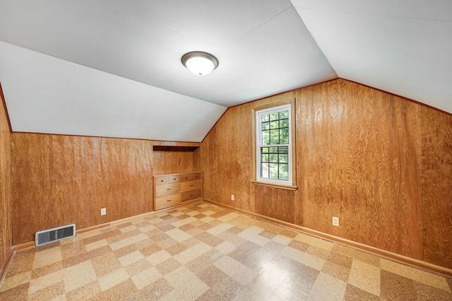 1525 Asbury Street, Saint Paul, MN 55108