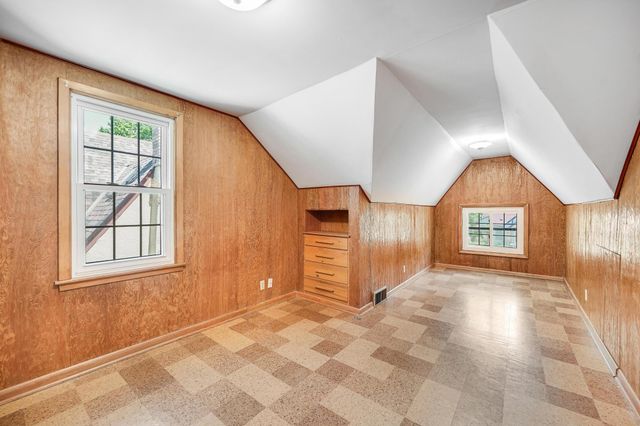 1525 Asbury Street, Saint Paul, MN 55108