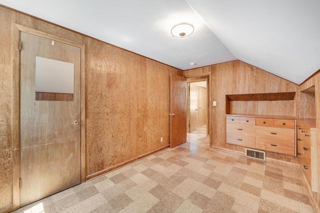1525 Asbury Street, Saint Paul, MN 55108