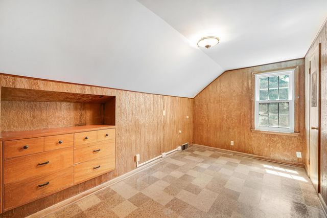 1525 Asbury Street, Saint Paul, MN 55108