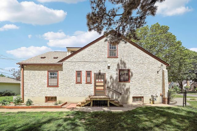 1525 Asbury Street, Saint Paul, MN 55108