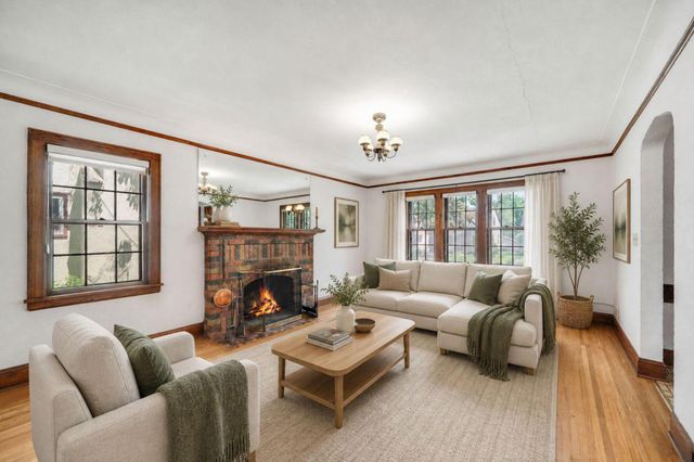 1525 Asbury Street, Saint Paul, MN 55108