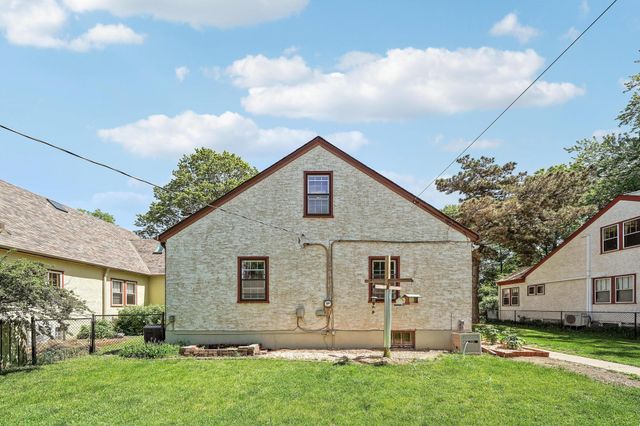 1525 Asbury Street, Saint Paul, MN 55108