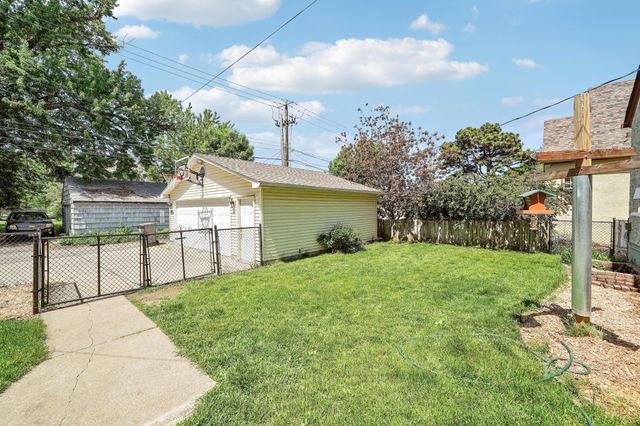 1525 Asbury Street, Saint Paul, MN 55108