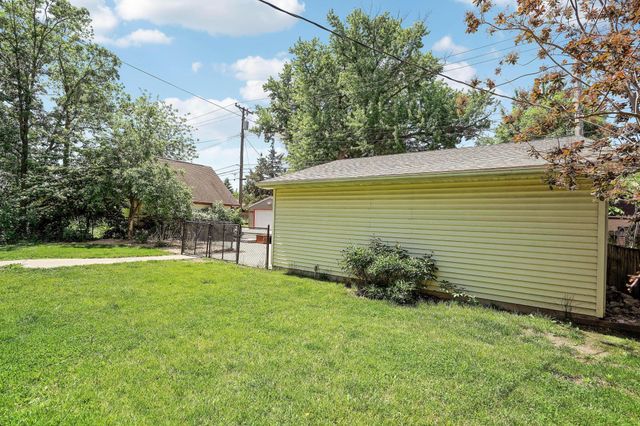 1525 Asbury Street, Saint Paul, MN 55108